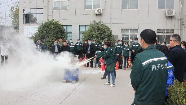 爱游戏体育app官网登录入口-爱游戏（中国）
加强安全意识，全体员工进行消防演练
